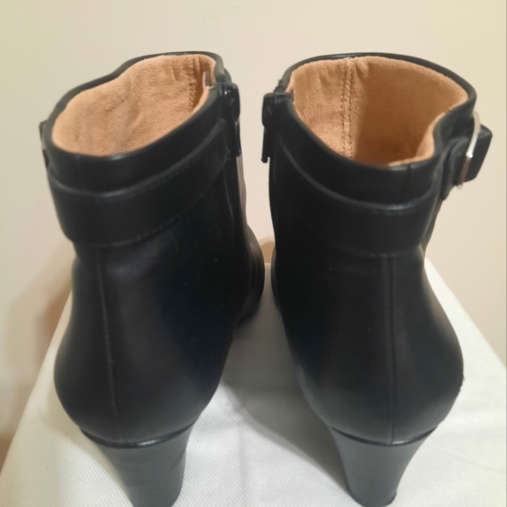 Naturalizer Boots - Picture 4 of 6